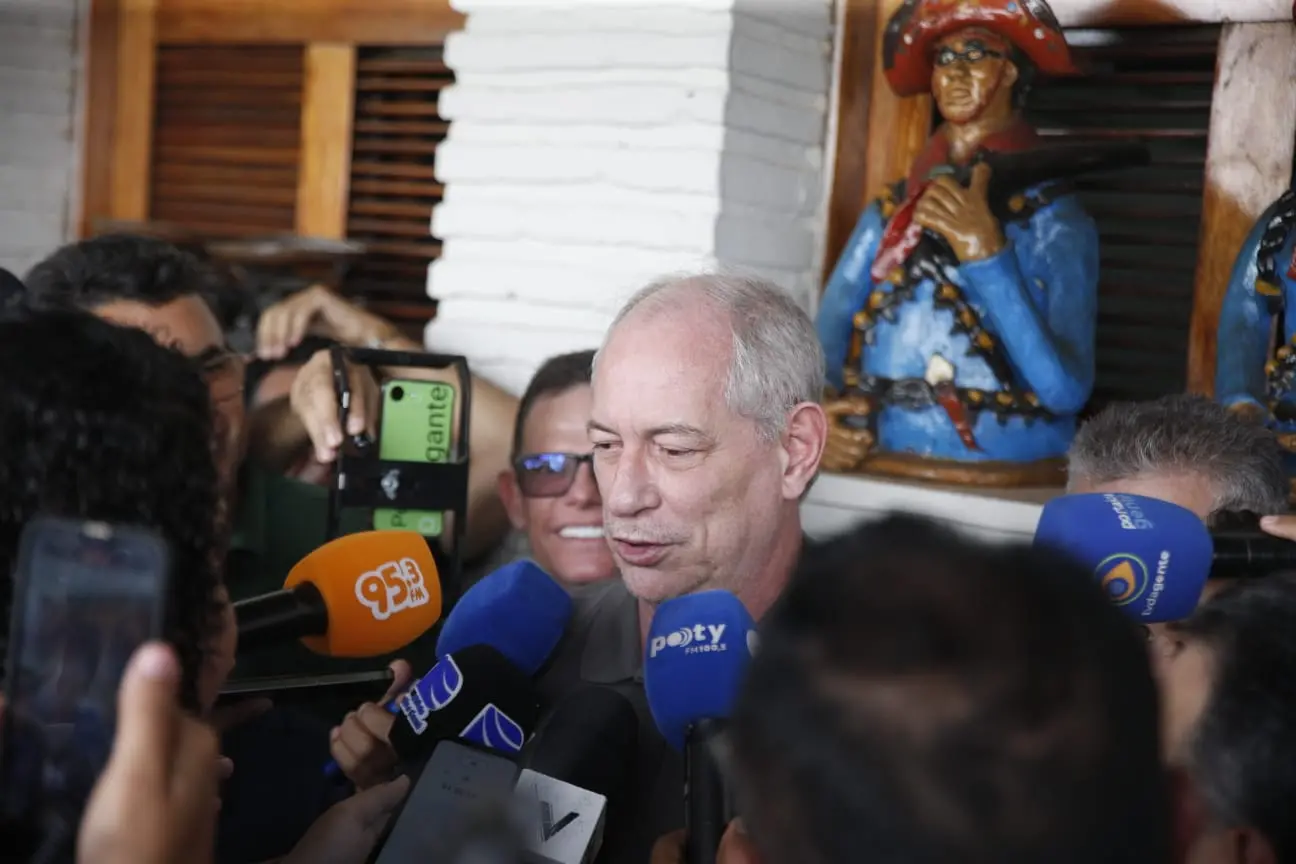 Ciro Gomes no aniversário do Roberto Cláudio em Capistrano