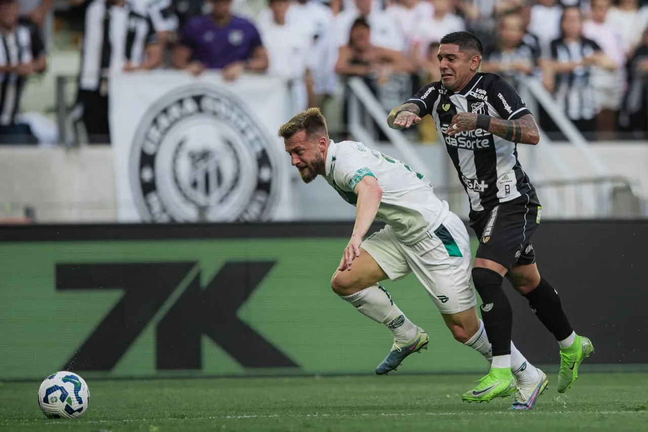 Ceará e Juventude na Arena Castelão.
