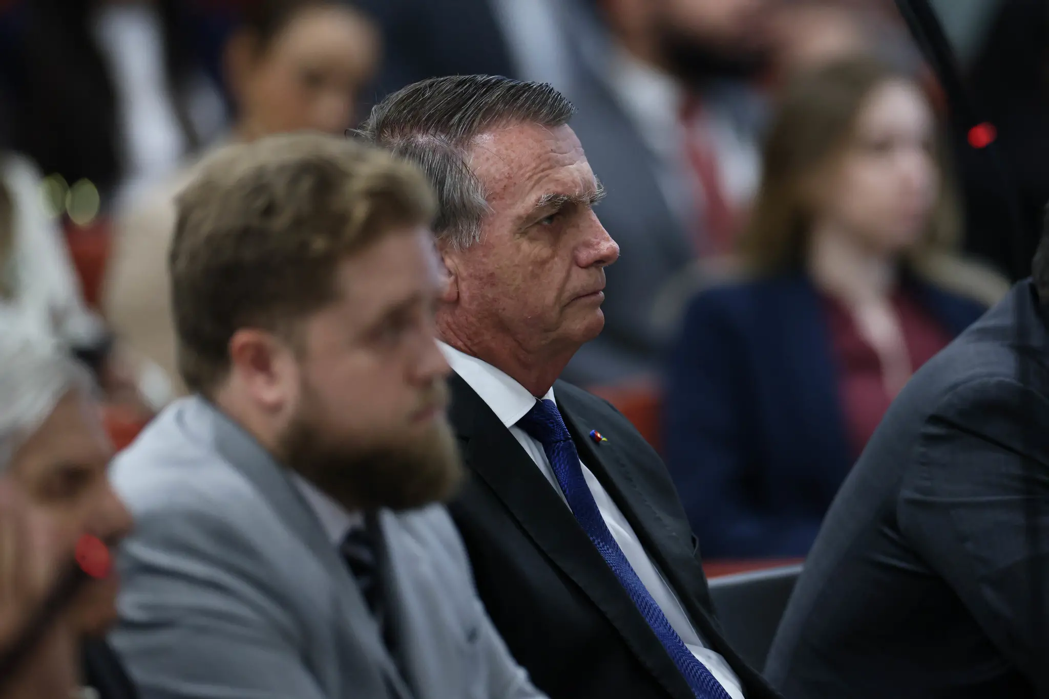 Jair Bolsonaro e advogado de perfil