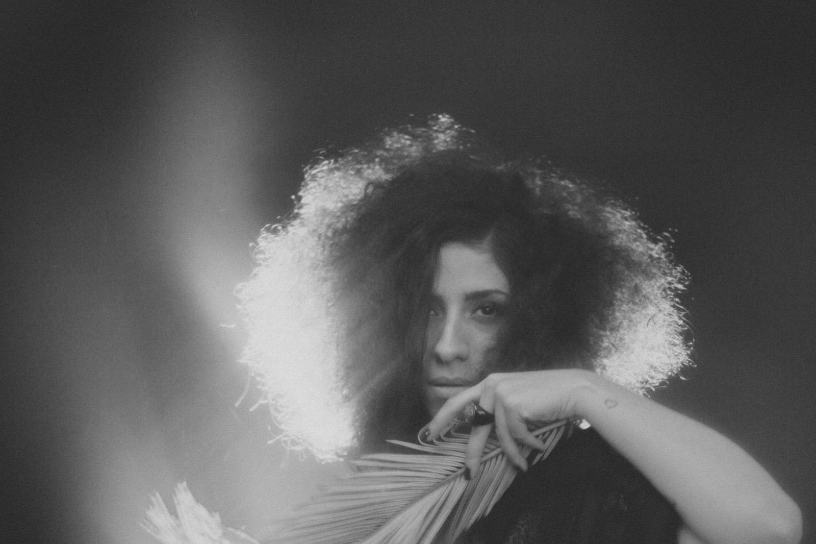 Cantora se apresenta na Estação das Artes