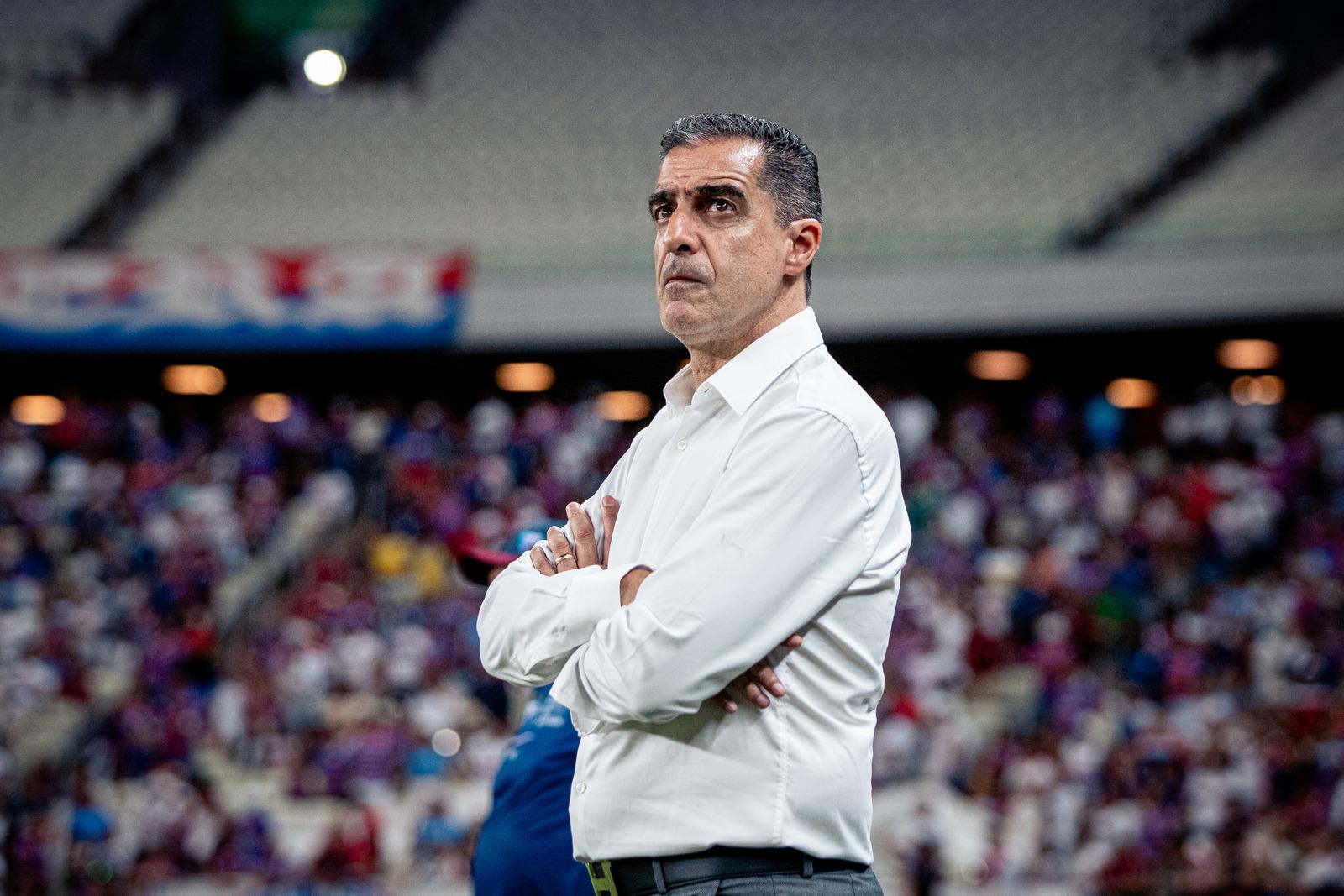 Renato Paiva em ação pelo Fortaleza