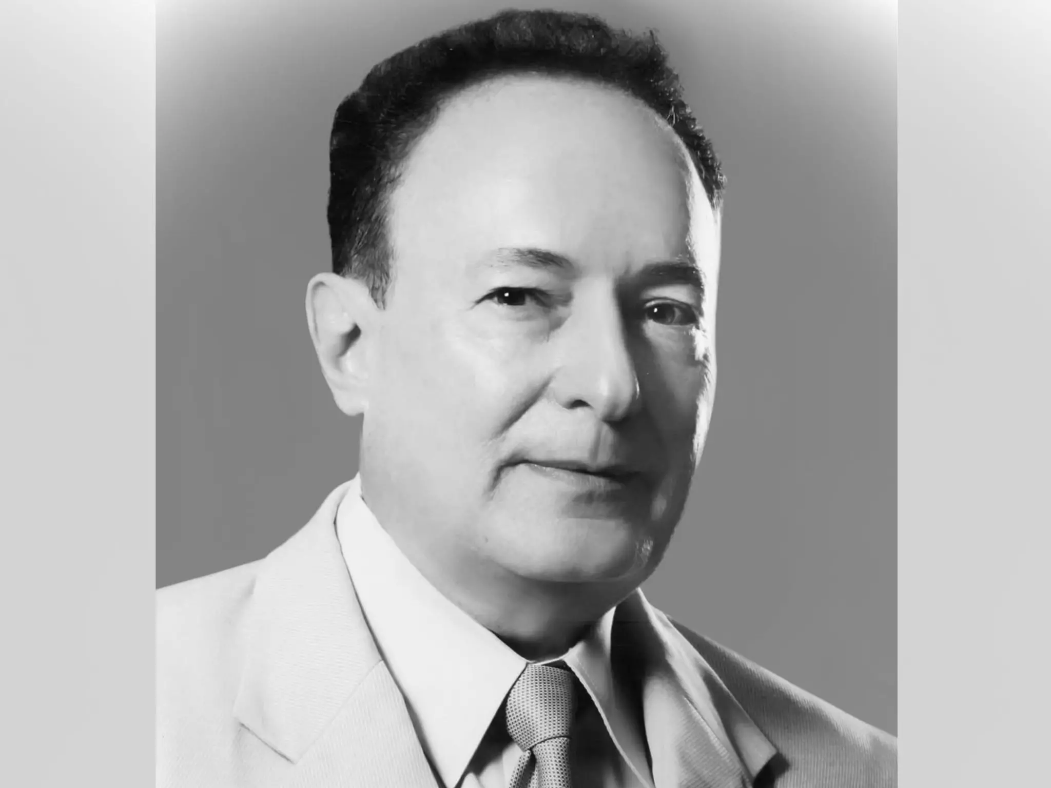 Foto mostra Dr. Samuel Boyadjian em preto e branco