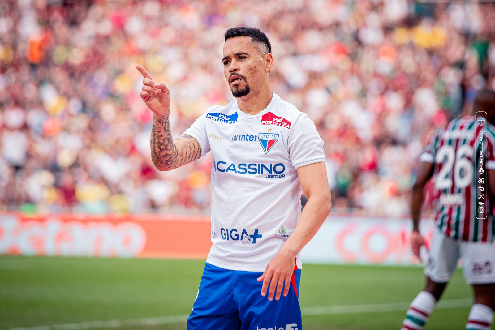 Atleta do Fortaleza em ação