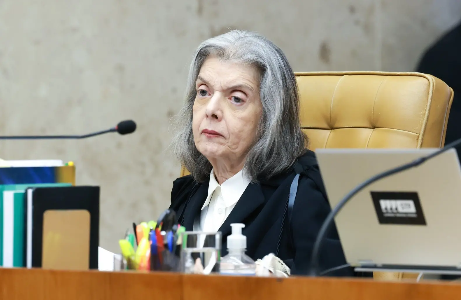 Cármen Lúcia no plenário do STF