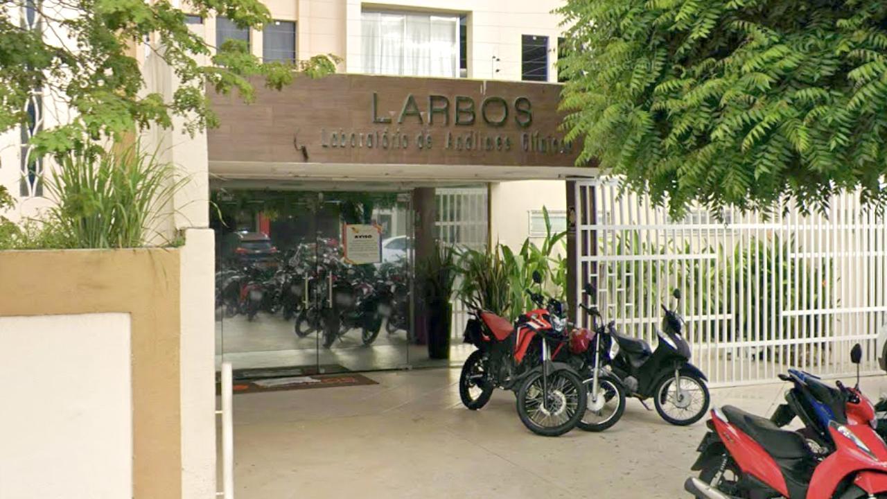 foto Fachada do Larbos, em Sobral, no Ceará.