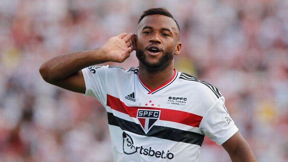 Luan em ação pelo São Paulo