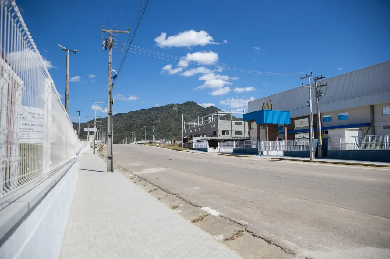 Vista parcial do Polo Químico de Guaiúba