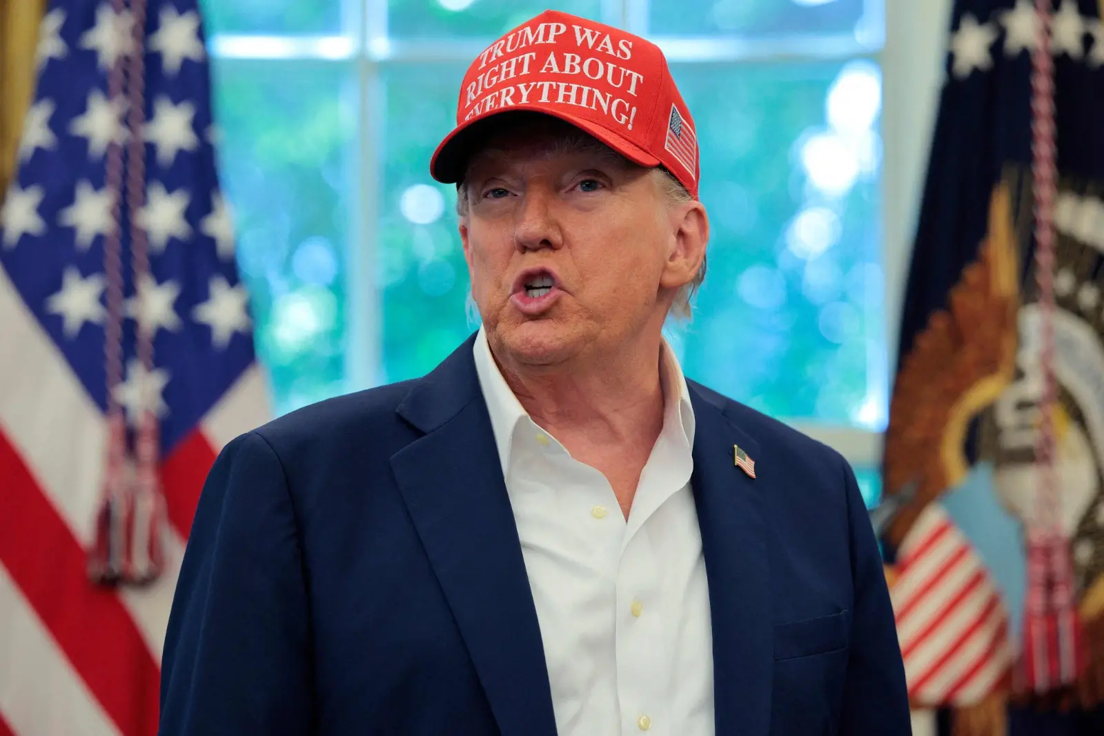 Trump diz ter abatido embarcação carregada de drogas vinda da Venezuela