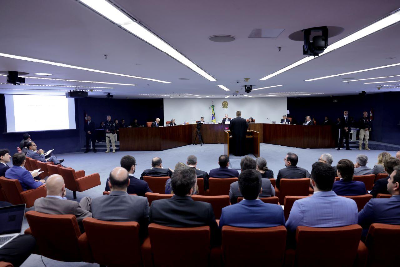 imagem da primeira turma do stf, que está julgamento jair bolsonaro e outros sete réus pela trama golpista