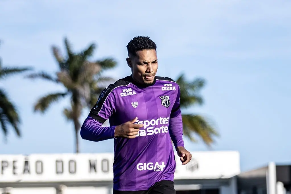 Imagem da notícia: Recuperado, Fernandinho volta a ficar à disposição de Léo Condé no Ceará