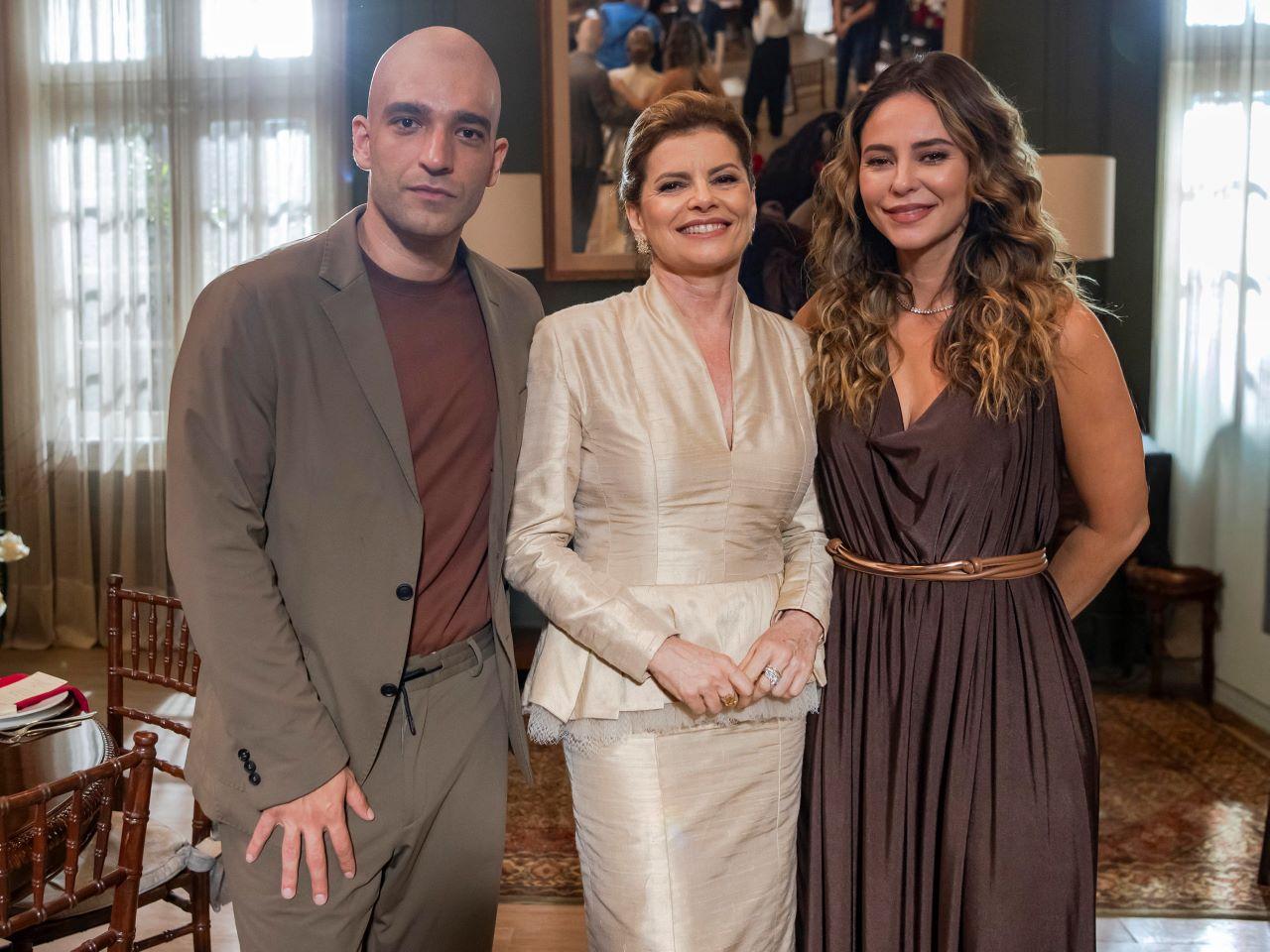 Paolla Oliveira usou um vestido de marca cearense em 