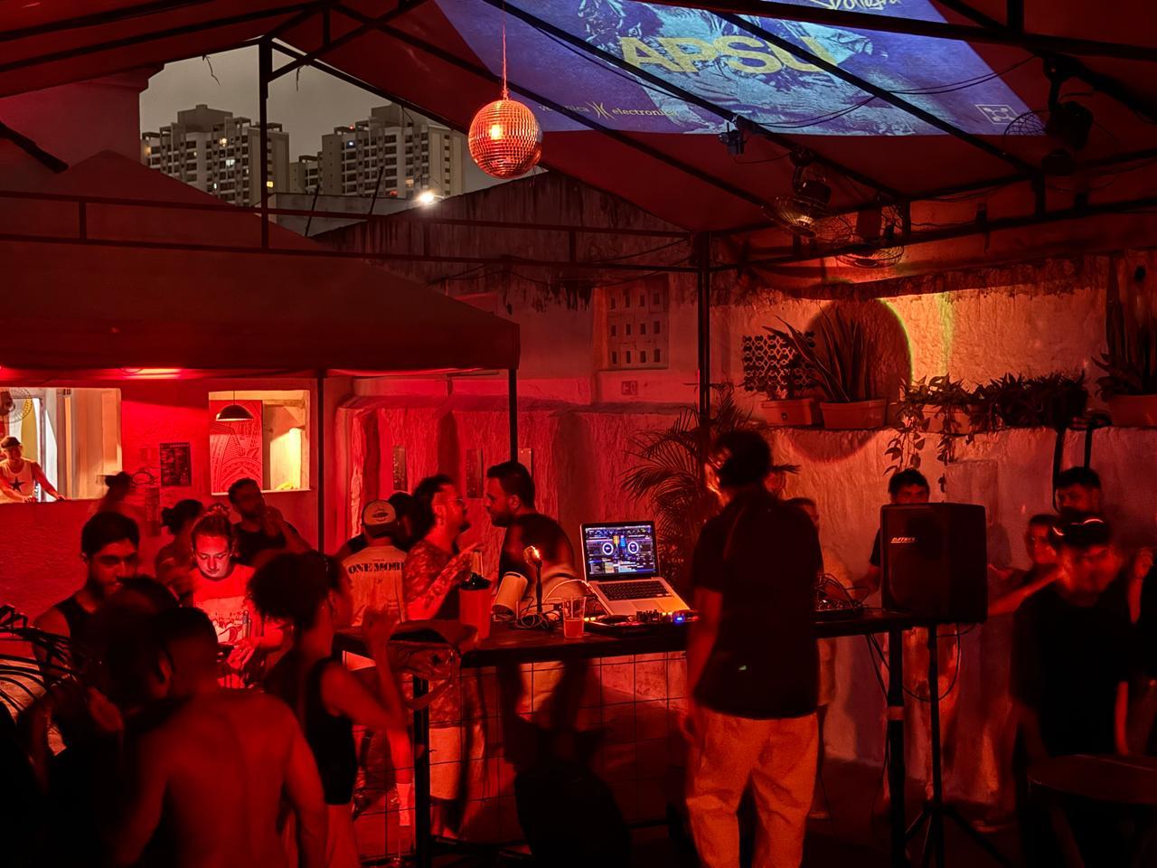 Bar do Benfica exibe as grandes finais de Drag Race há anos