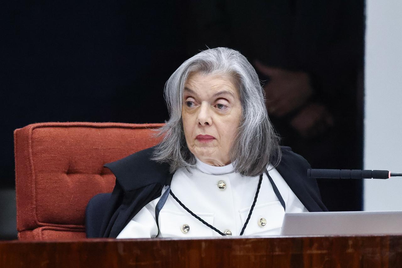 Cármen Lúcia durante a apresentação do voto na Primeira Turma do Supremo Tribunal Federal (STF)