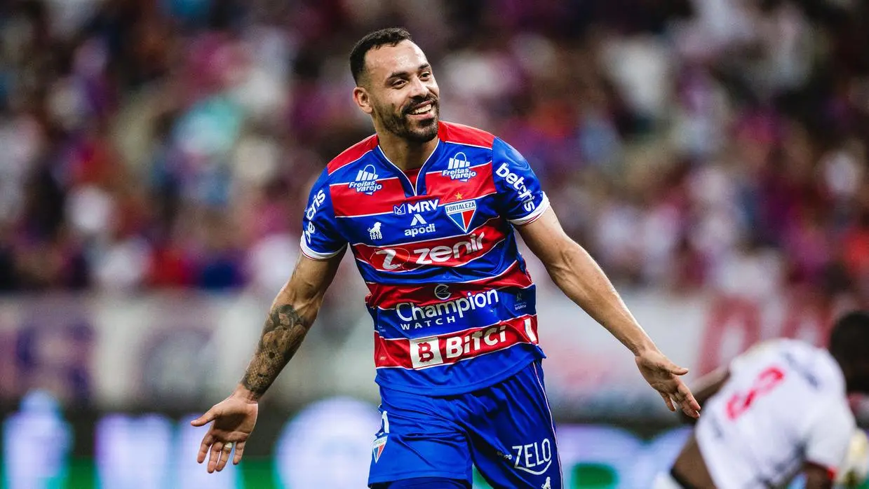 Moisés volta a sentir lesão