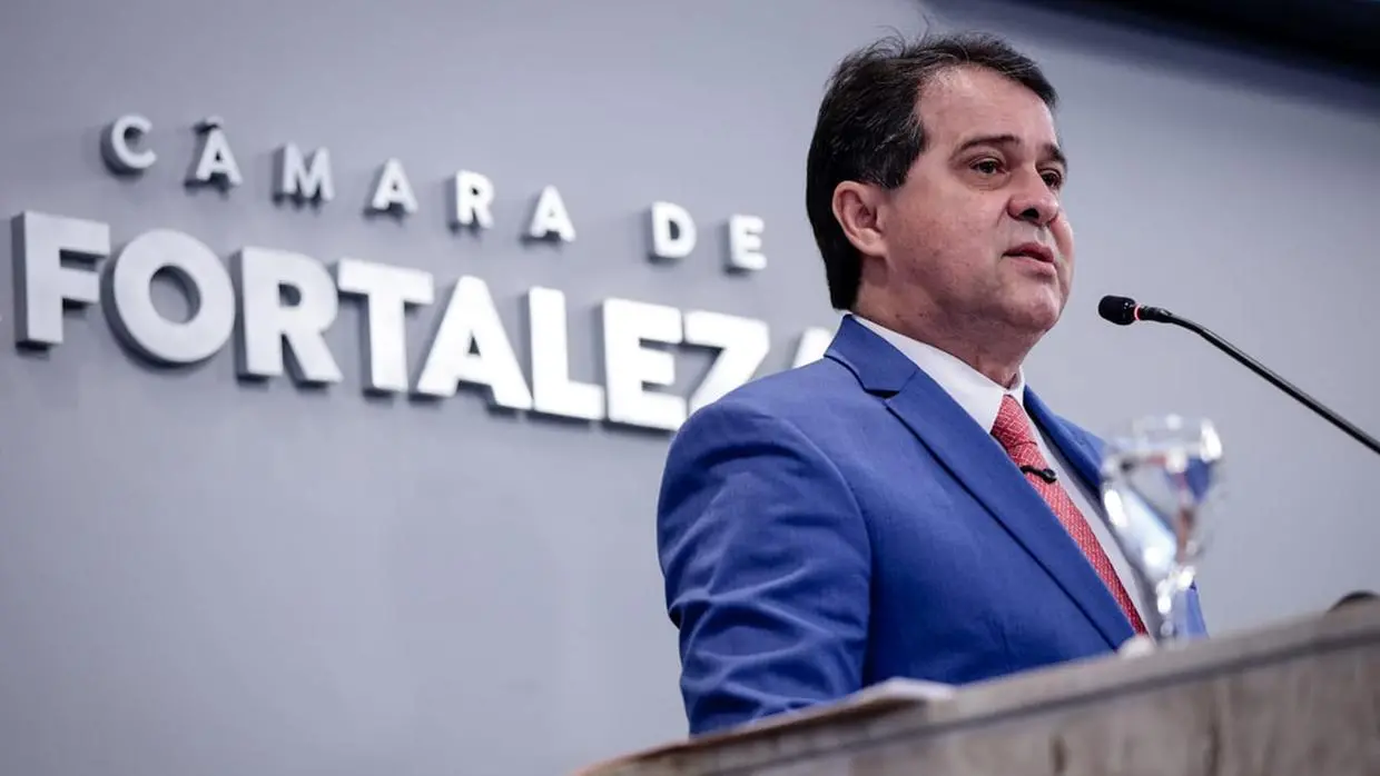 Evandro Leitão durante solenidade de reabertura dos trabalhos legislativos na Câmara Municipal de Fortaleza