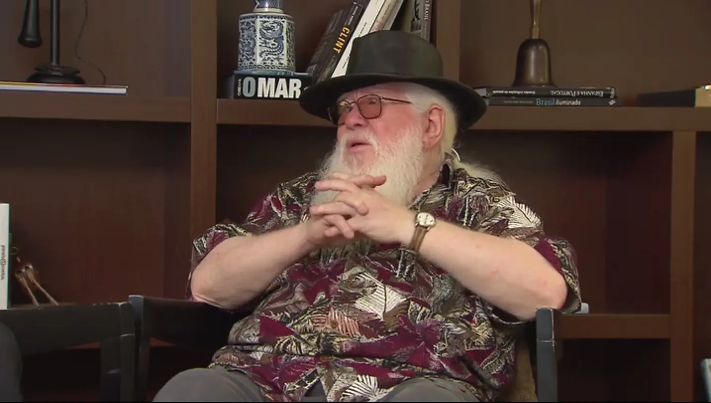 Foto que contém o multi-instrumentista Hermeto Pascoal