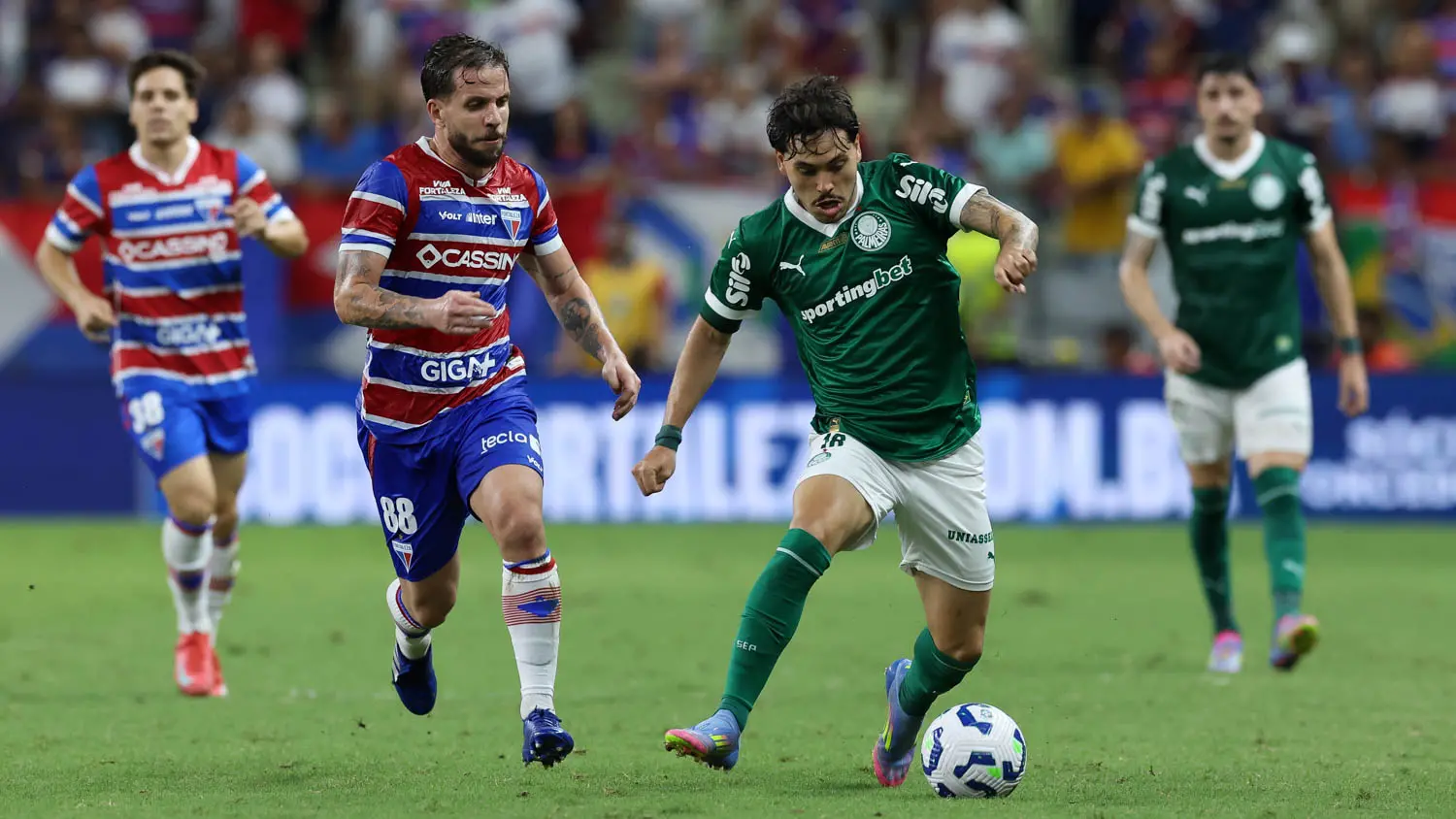 Foto de Lucas Sasha durante Fortaleza x Palmeiras na Série A do Brasileirão