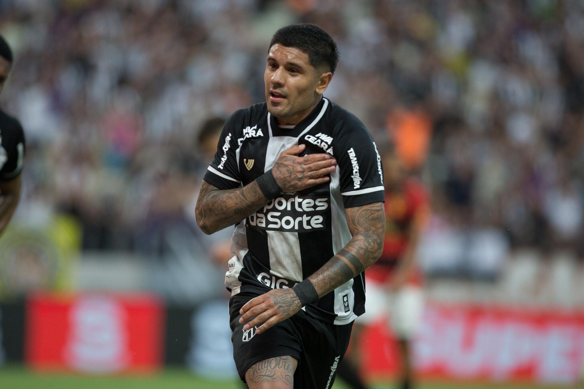 Foto do atacante paraguaio Antonio Galeano, que marcou o seu décimo gol pelo Ceará