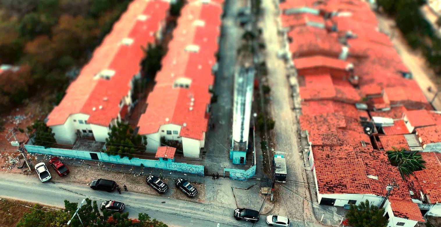 Vista aérea de comunidade tomada pelo TCP