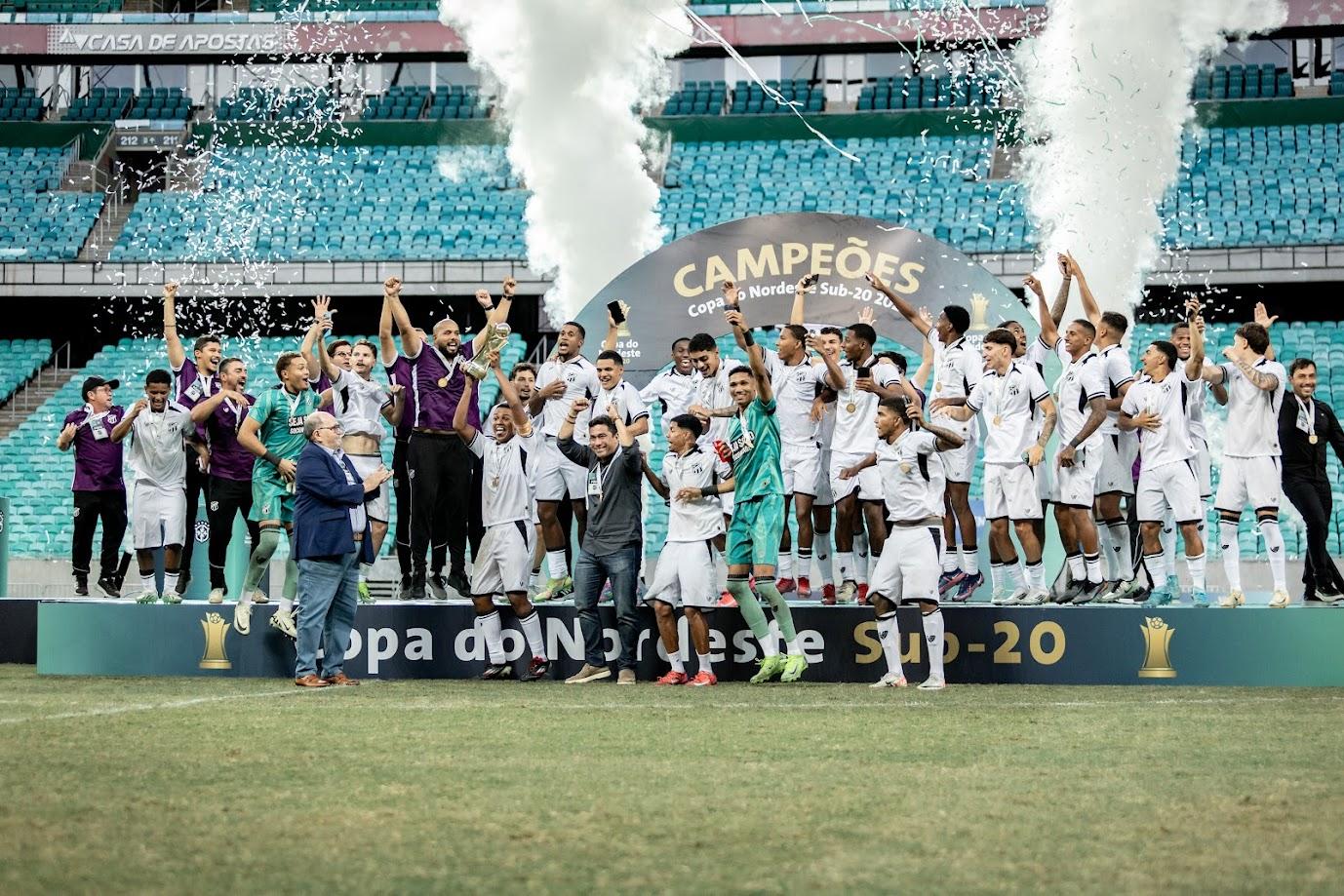 Foto de Com a conquista, Alvinegro conseguiu o título inédito