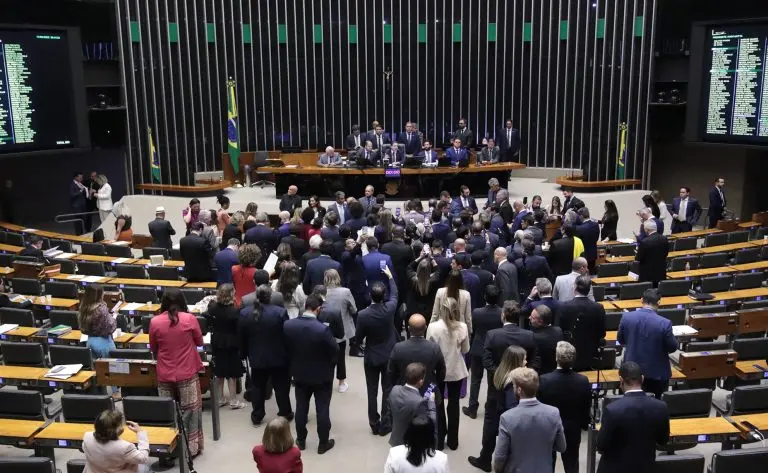 Deputados federais no plenário da Câmara