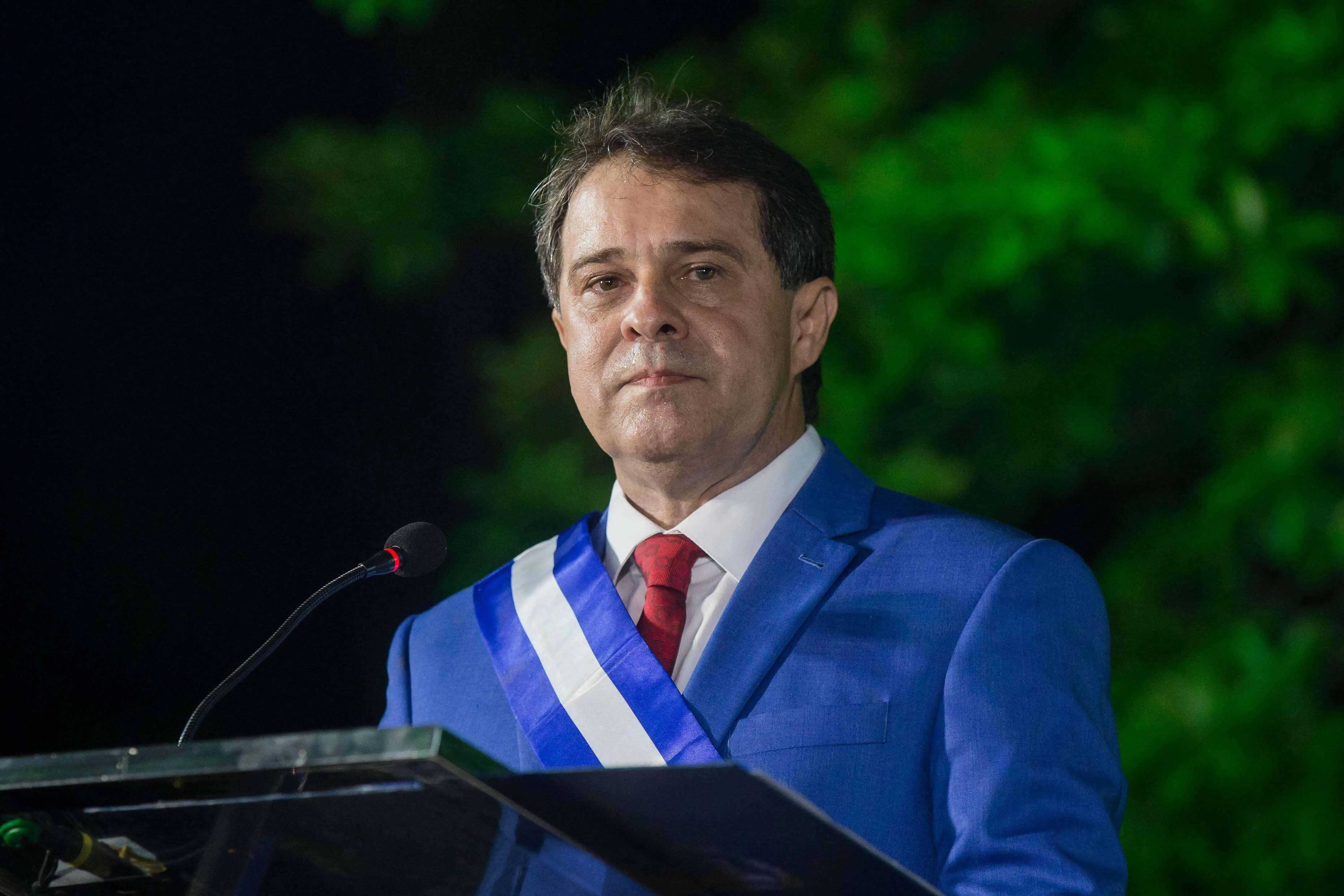 Foto de Evandro na cerimônia de posse no Paço Municipal
