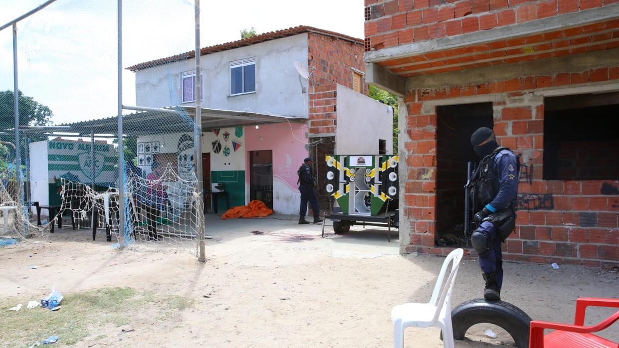 chacina sapiranga crimes campo de futebol facção criminosa mortes fortaleza
