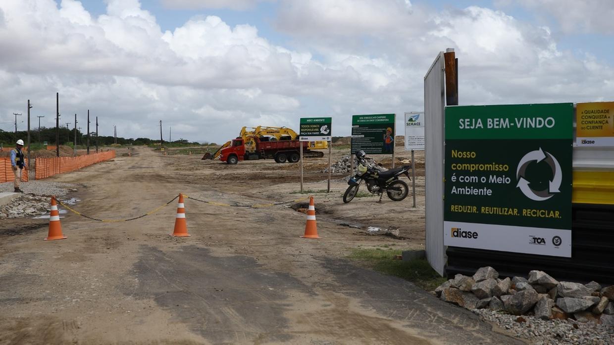 Foto que contém as obras do Complexo Logístico no Aeroporto Internacional de Fortaleza