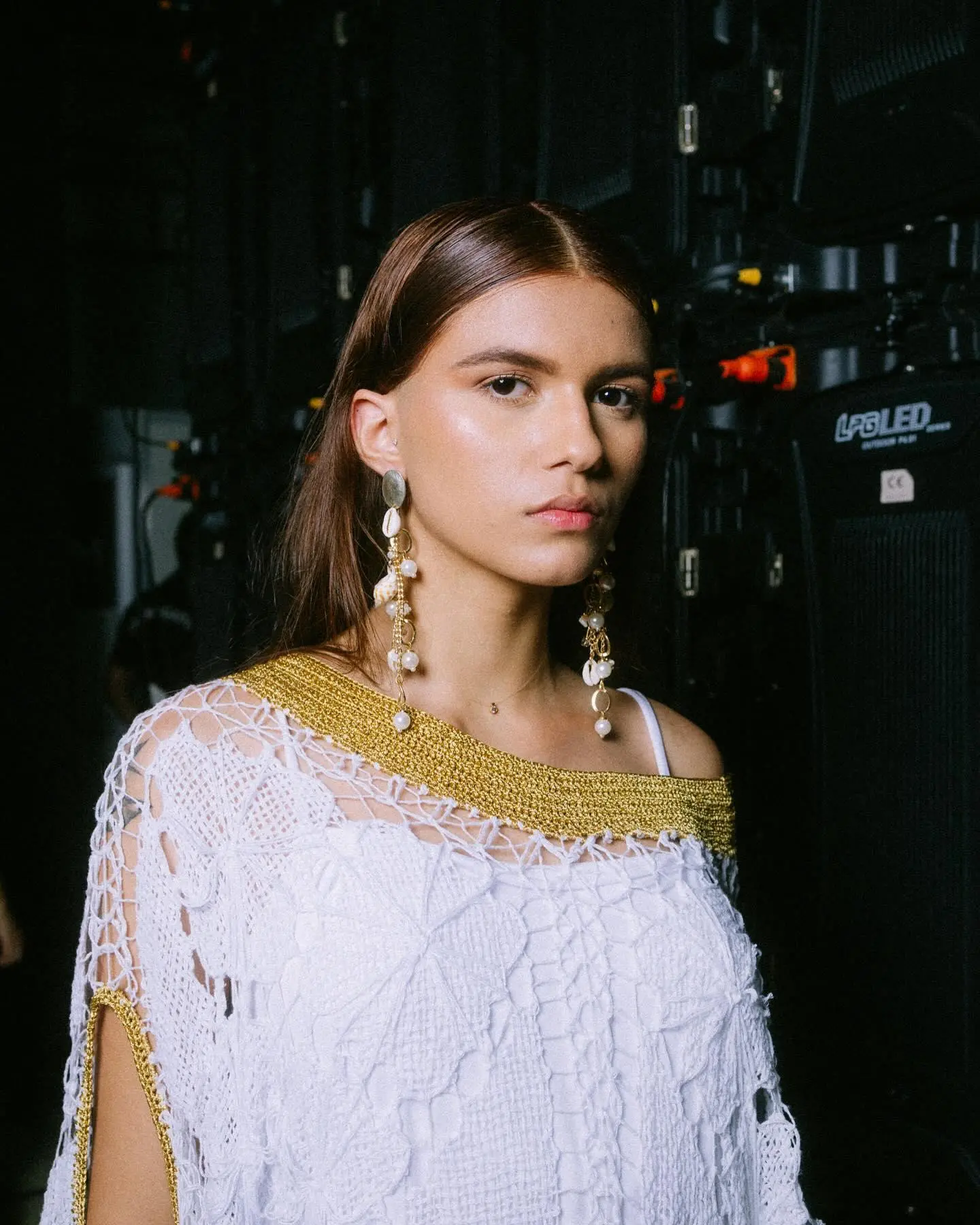 Gabrielly Moreira, jovem estudante e modelo de 16 anos que foi encontrada morta em Pedra Branca, no interior do Ceará, posa para retrato após desfile