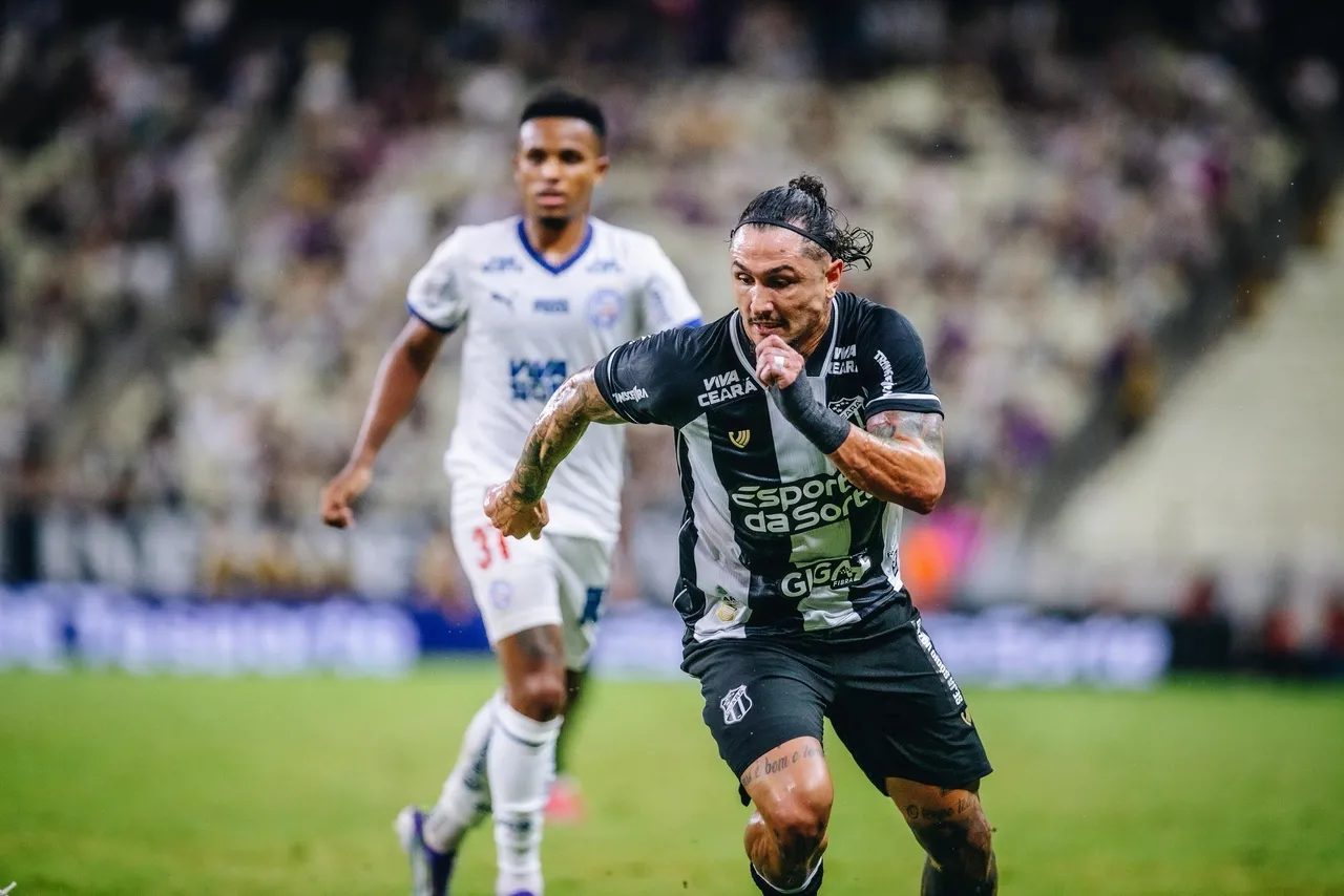 Vina entrou no 2º tempo, deu bons passes, mas perdeu gol incrível aos 49