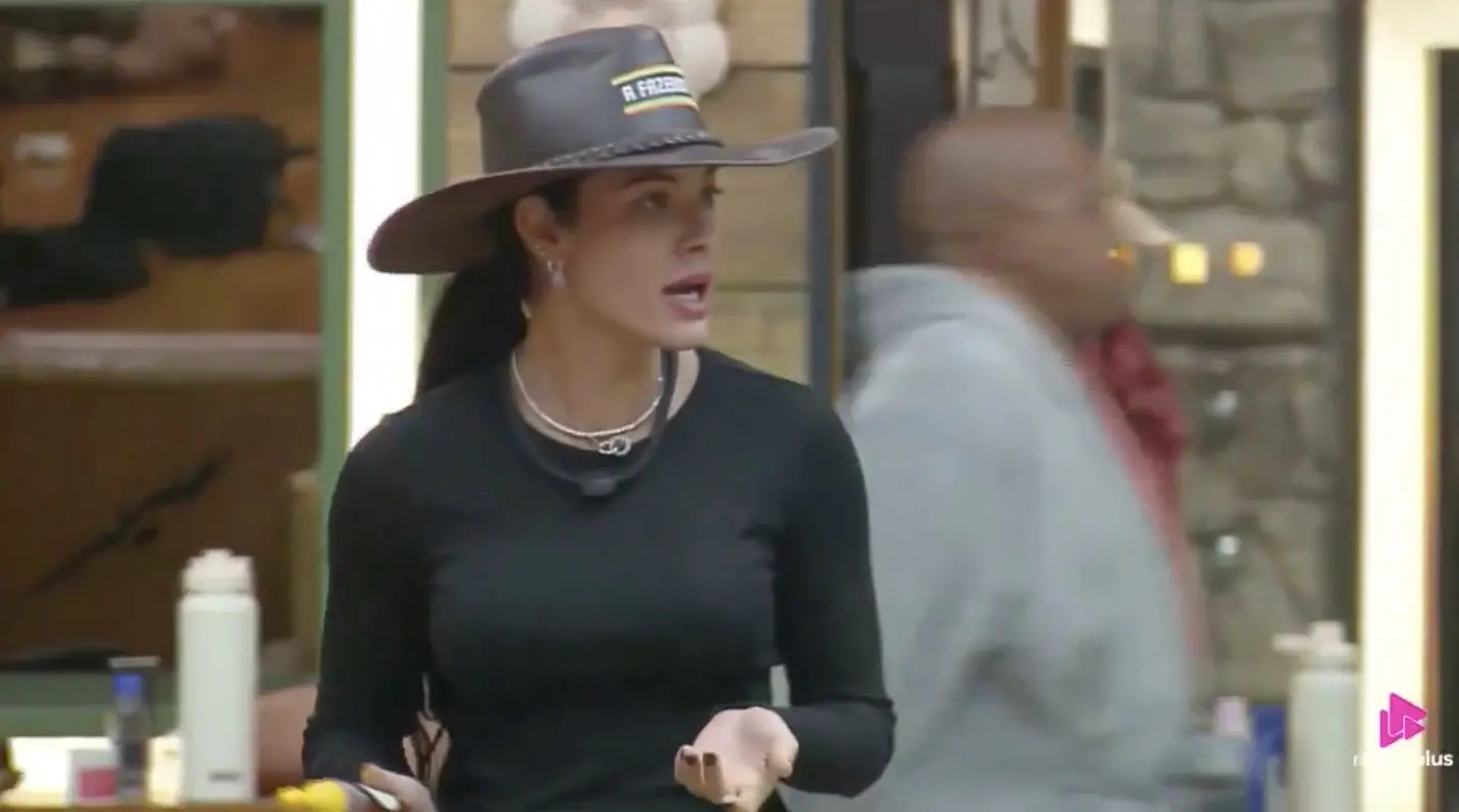 Rayane é conhecida por ser namorada do cantor Belo