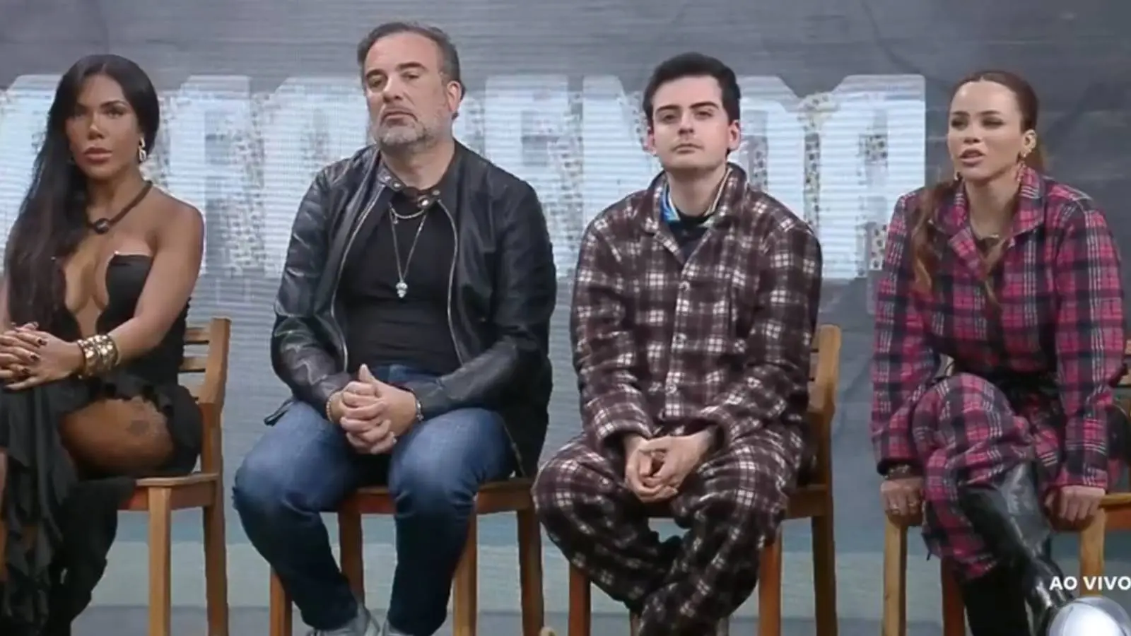 Imagem mostra Carol Lekker, Fabiano Moraes, Dudu Camargo e Gabily na primeira roca de a fazenda