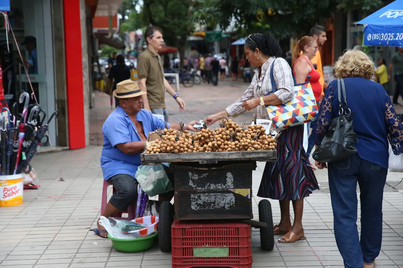 Trabalho informal é forte no setor de serviços em Fortaleza