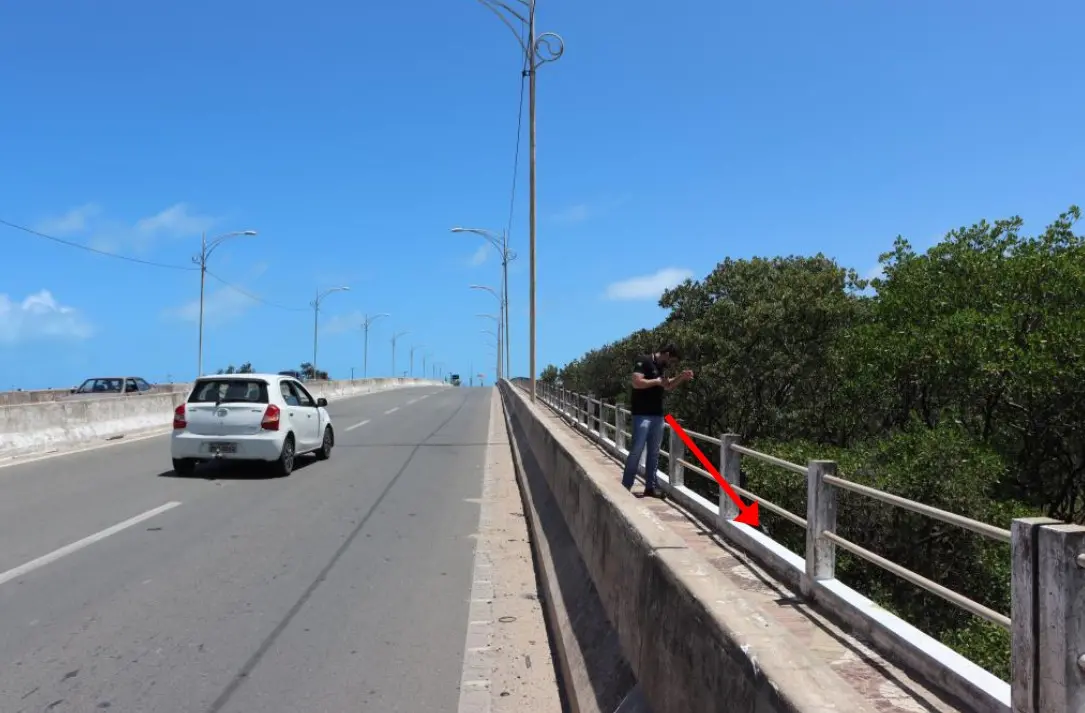 imagem da ponte da sabiaguaba onde o corpo de uma mulher foi jogado