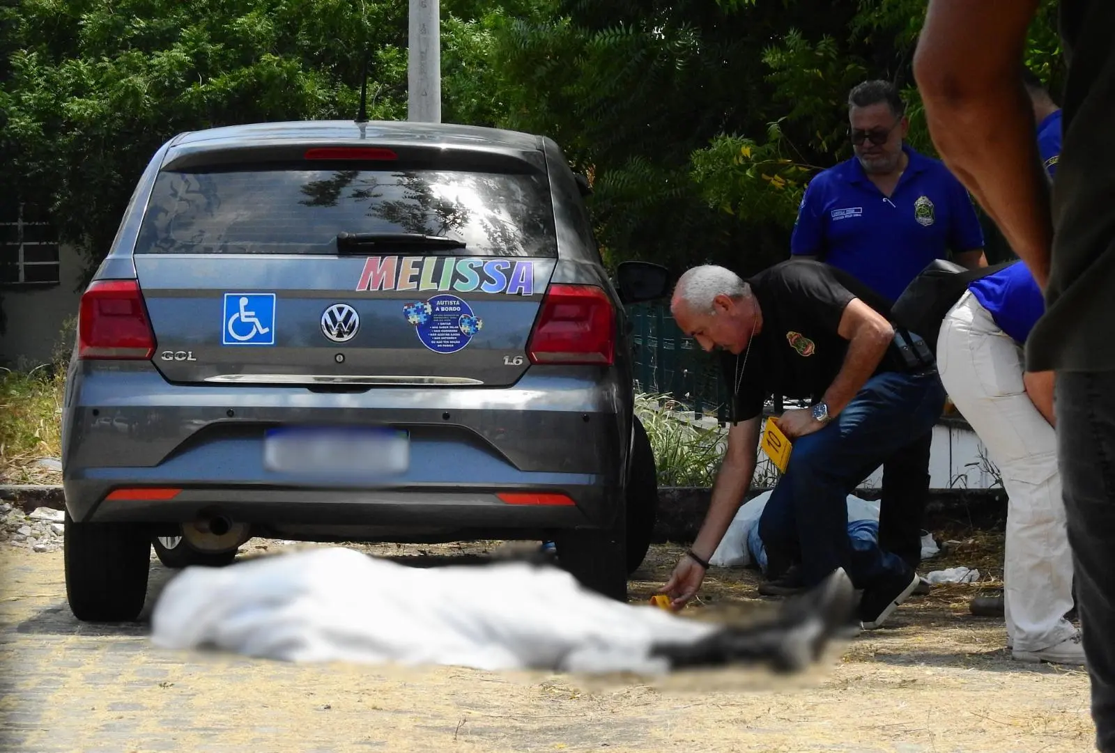 Foto que mostra corpos de adolescentes mortos em ataque a escola de Sobral, no Ceará.