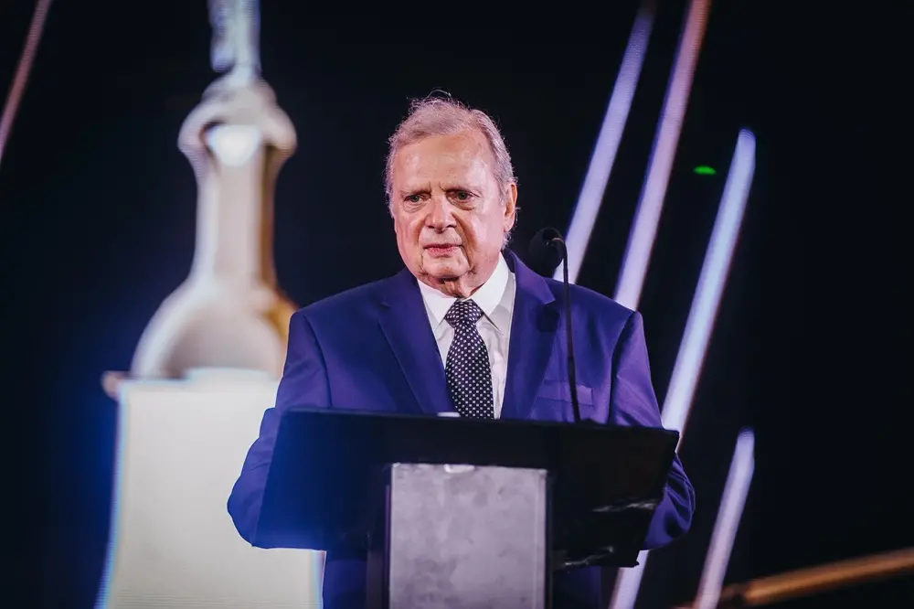 Na imagem, o político e empresário Tasso Jereissati, agraciado com o Troféu Sereia de Ouro 2025