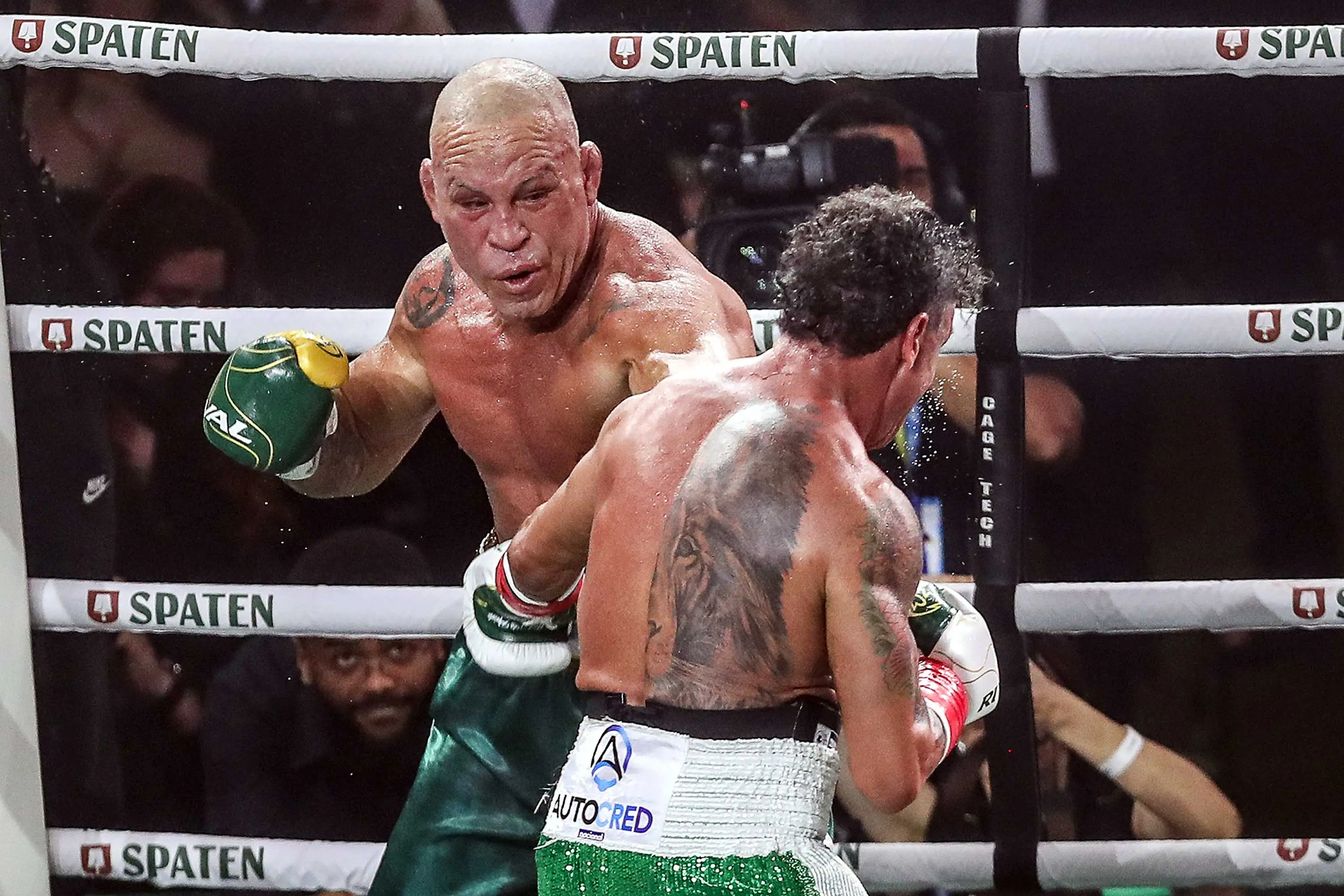 Popó x Wanderlei Silva em luta no Spaten Fight Night