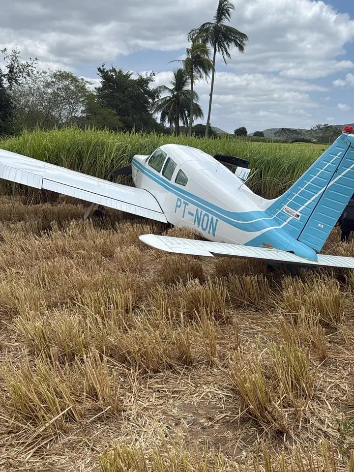 Imagem da aeronave que levava o prefeito de João Pessoa e precisou fazer pouso de emergência