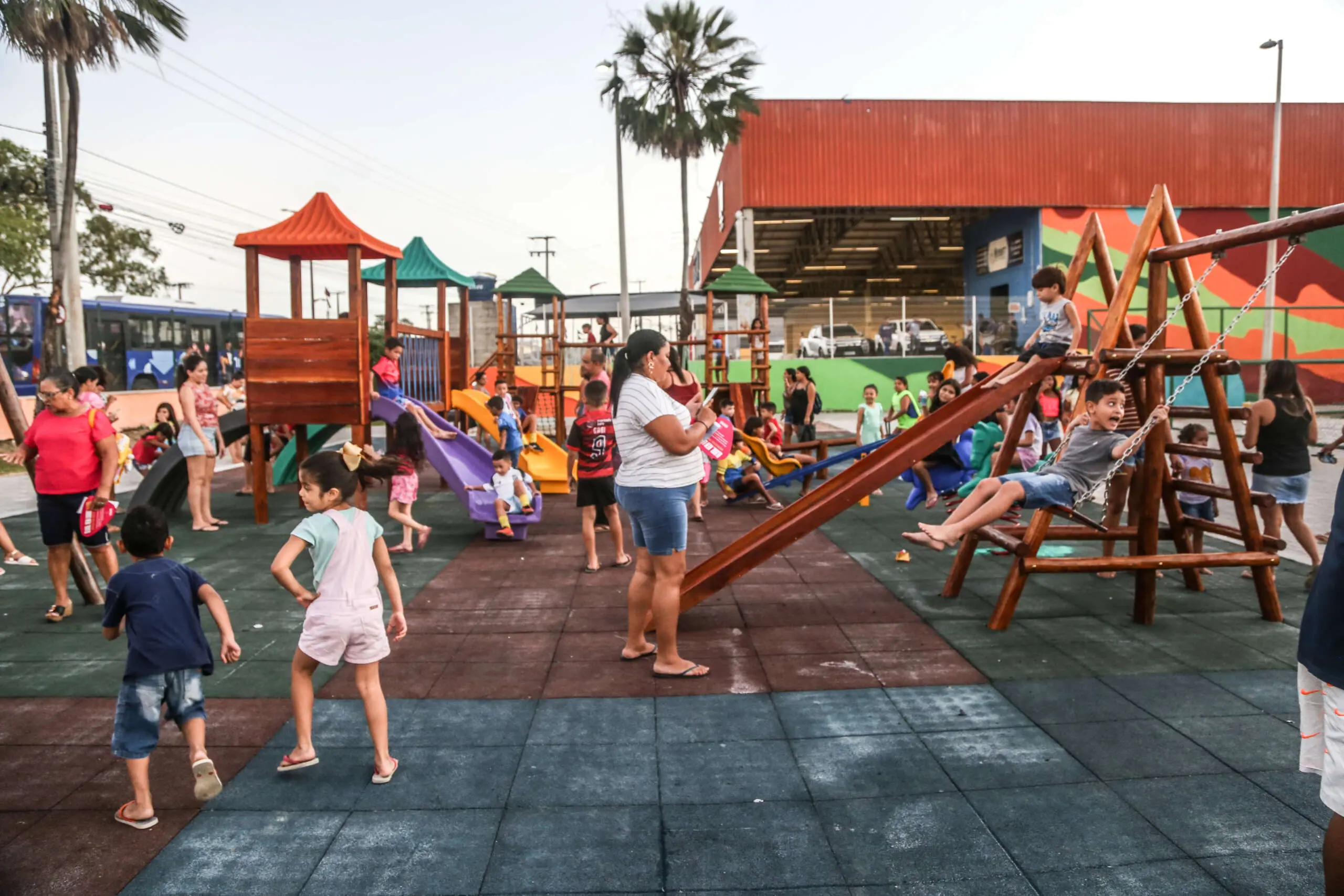 Vilas Sociais do Ceará levam esporte, cultura e qualificação às comunidades