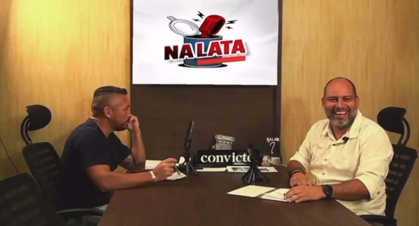 Apresentadores são denunciados por crime de homofobia contra jornalista em Juazeiro do Norte.