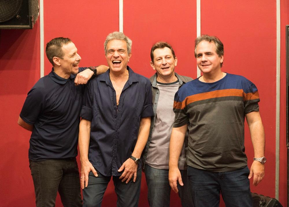 Na imagem, os integrantes da banda Hanoi Hanoi, Arnaldo Brandão, Sérgio Vulcanis, Ricardo Bacelar e Marcelo da Costa