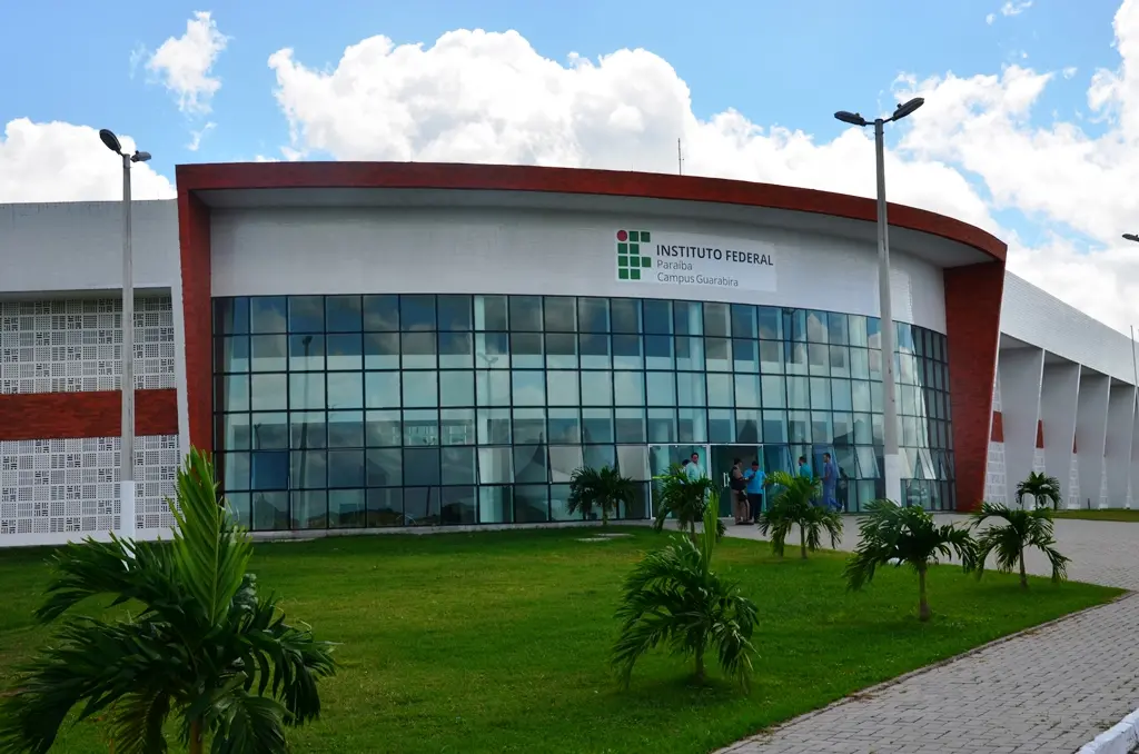 Imagem mostra campus do IFPB
