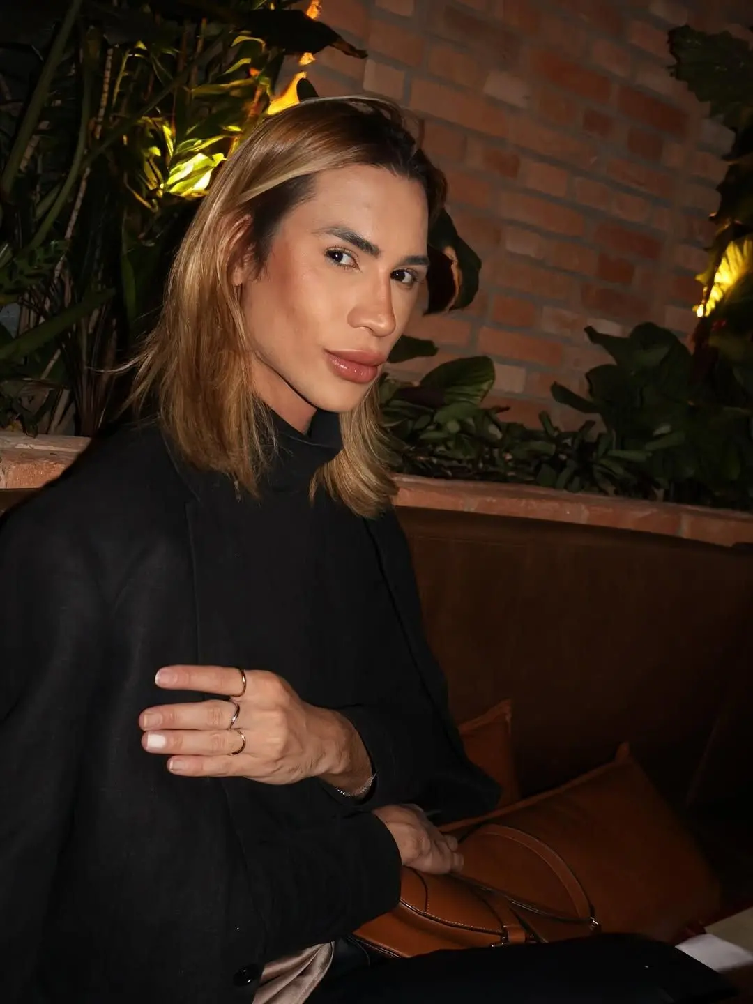 Imagem da notícia Influenciador Junior Dutra morre após complicações de procedimento estético