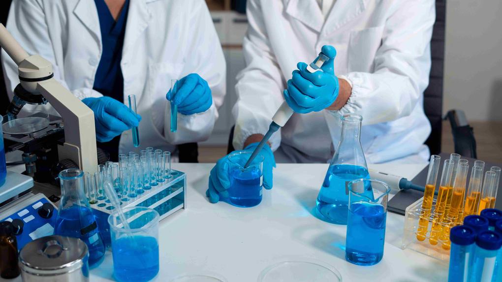 Sesa realiza diferentes testes para confirmar ou descartar existência de metanol em casos suspeitos