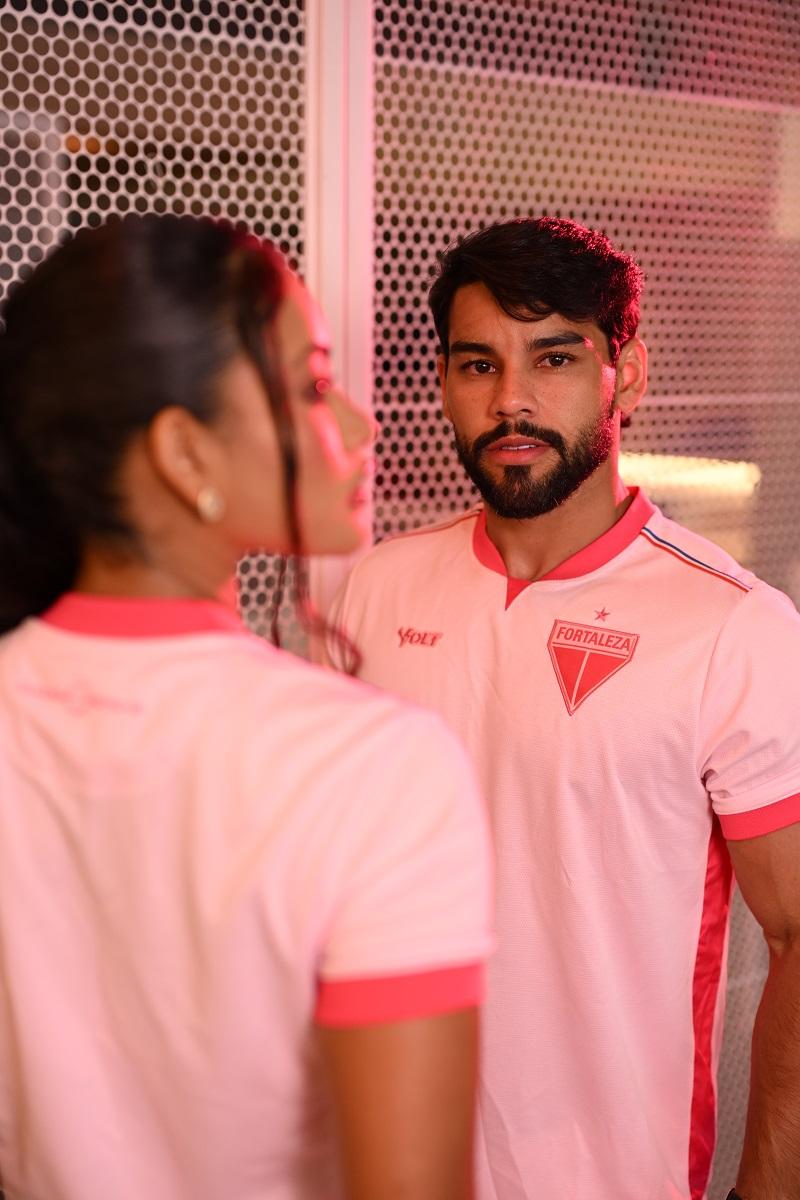 Fortaleza camisa rosa