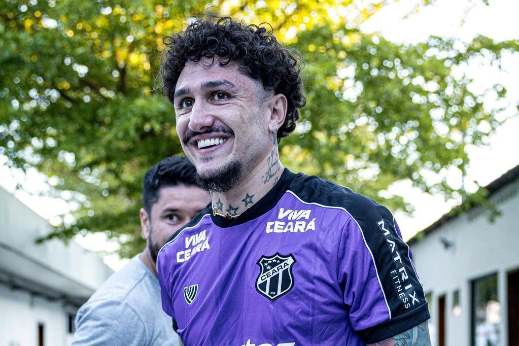 Vina em ação pelo Ceará