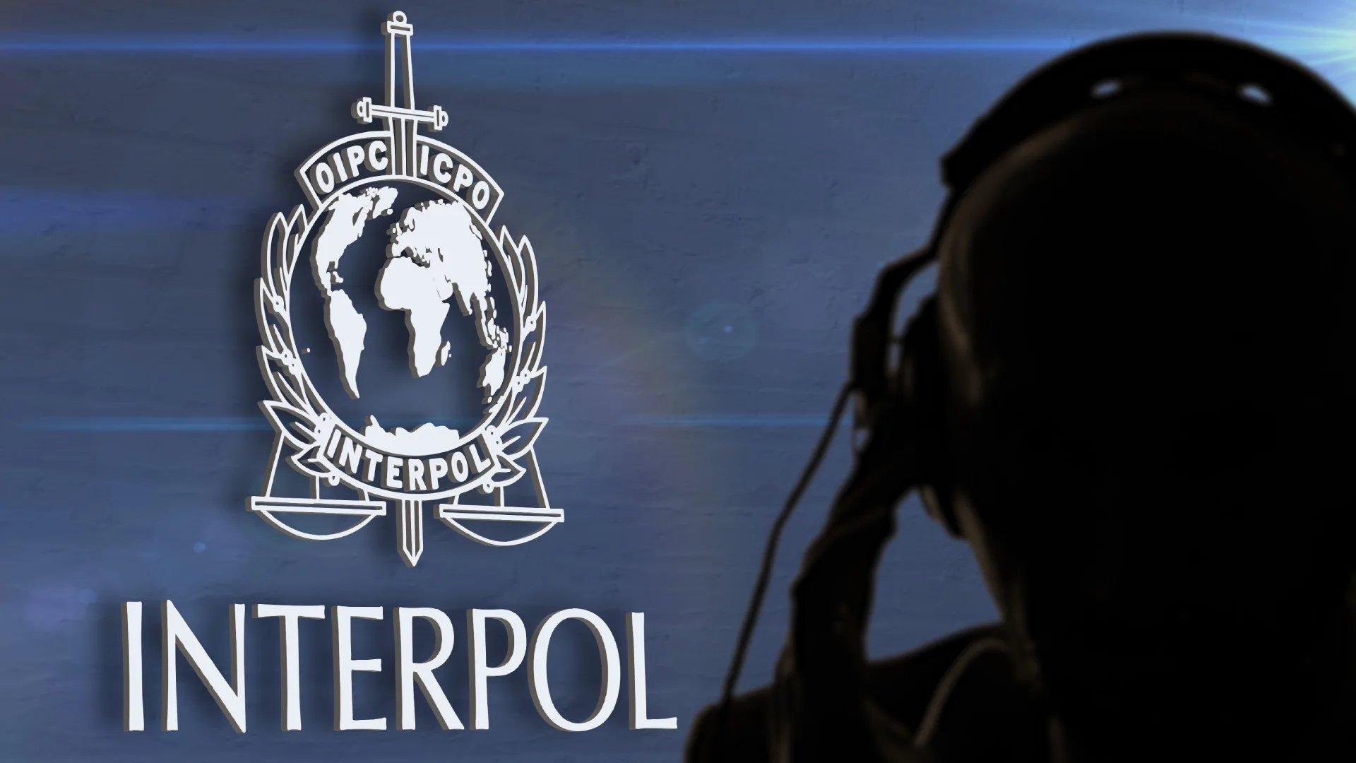 Imagem do brasão da Interpol.