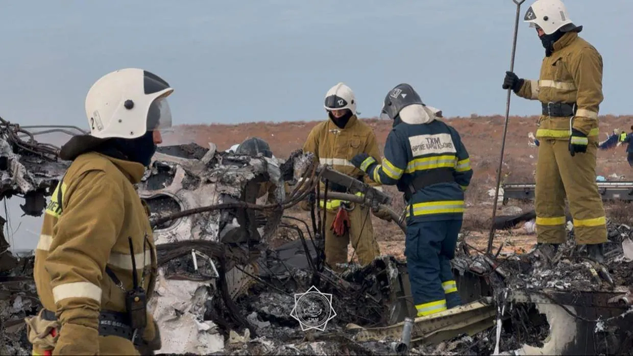 Vladimir Putin disse que dois mísseis de defesa aérea russos detonaram a vários metros do avião.