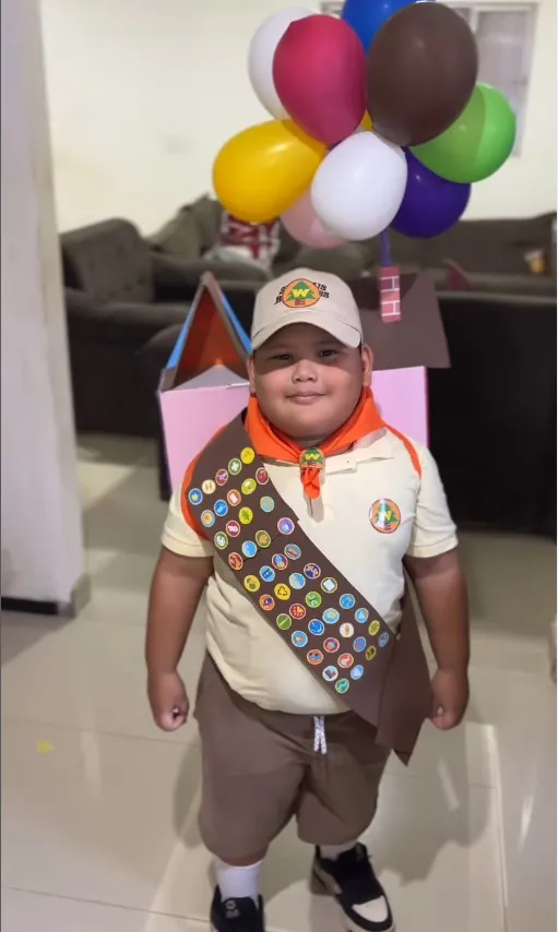 A fantasia do menino foi elaborada pela irmã e já conta mais de 18 milhões de visualizações nas redes sociais