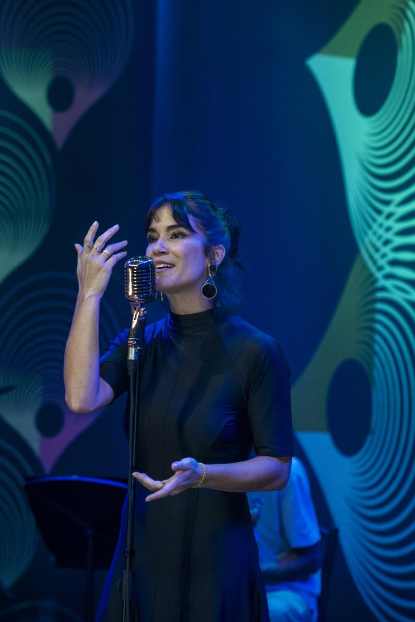 Filha única de Beth, Luana é uma das artistas que integra o projeto